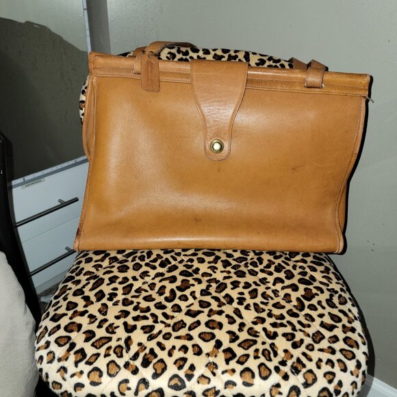 Vintage Coach - Picture 10 of 16